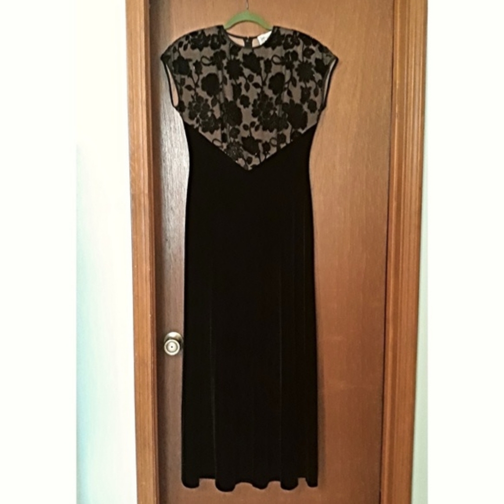 Vintage Jeffrey & Dara Black Velvet Gown with Floral Mesh Top Sz 8